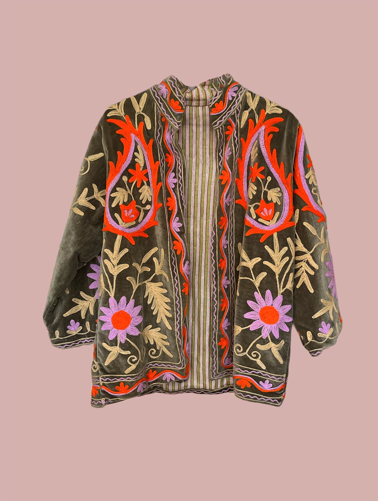 Jakke / Grøn med røde, lilla & bronze broderier