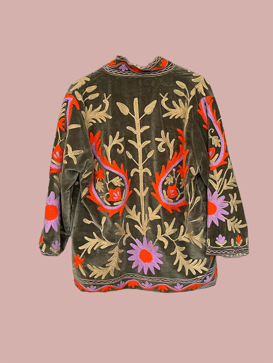 Jakke / Grøn med røde, lilla & bronze broderier