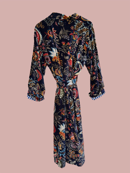 Kimono/jakke velour / Mørkeblå & røde & turkise motiver