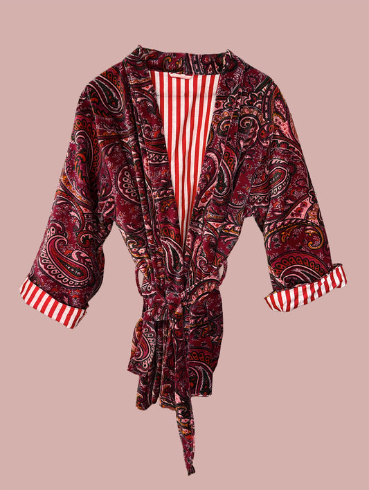 Kort kimono/jakke velour / Rød med bordeaux motiver