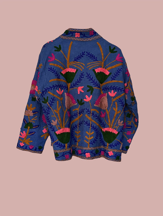 Jakke / Mørkeblå med mørkeblå, røde, pink & sorte broderier