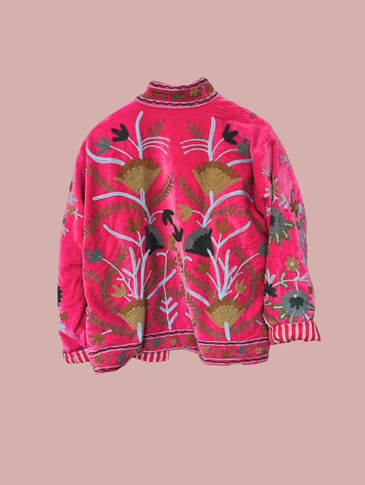 Jakke / Pink med beige, brune & mørke broderier