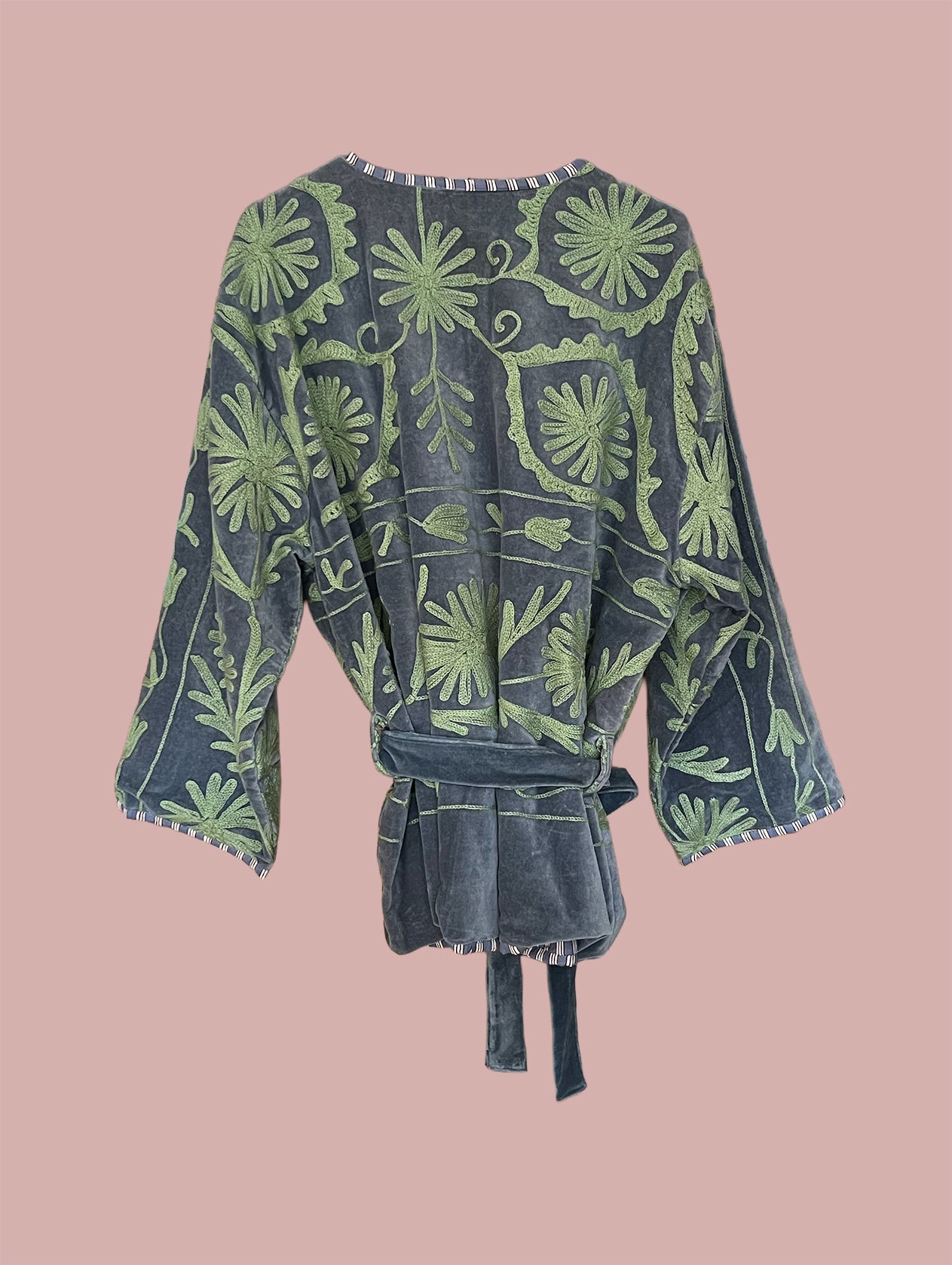 Kort kimono/jakke velour / Mørkegrøn med grønne motiver