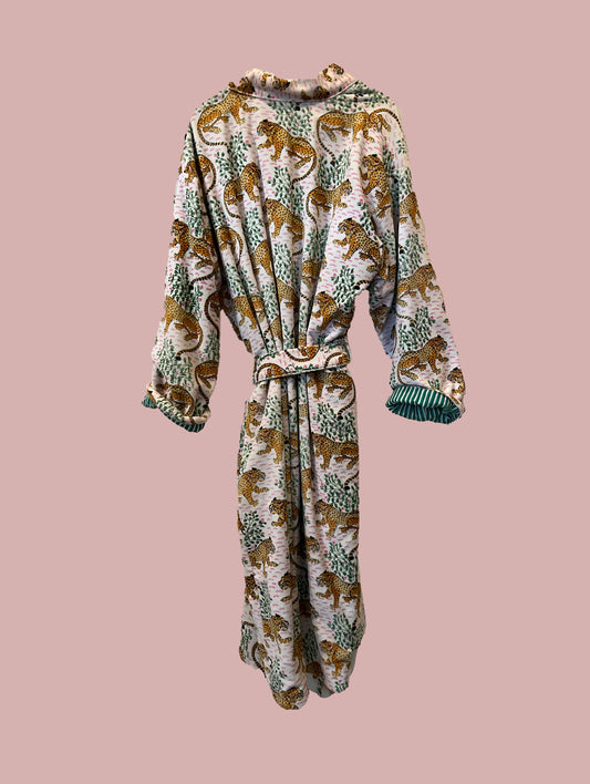 Kimono / jakke velour / Hvid - rosa med grønne og gule broderinger