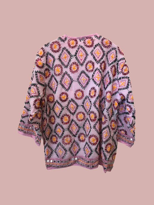 Jakke / Af Phulkari tørklæder / Pink med broderier i varme farver