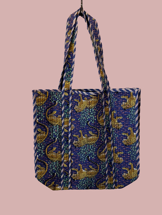 Tote bag / strandtaske, lilla med tiger print