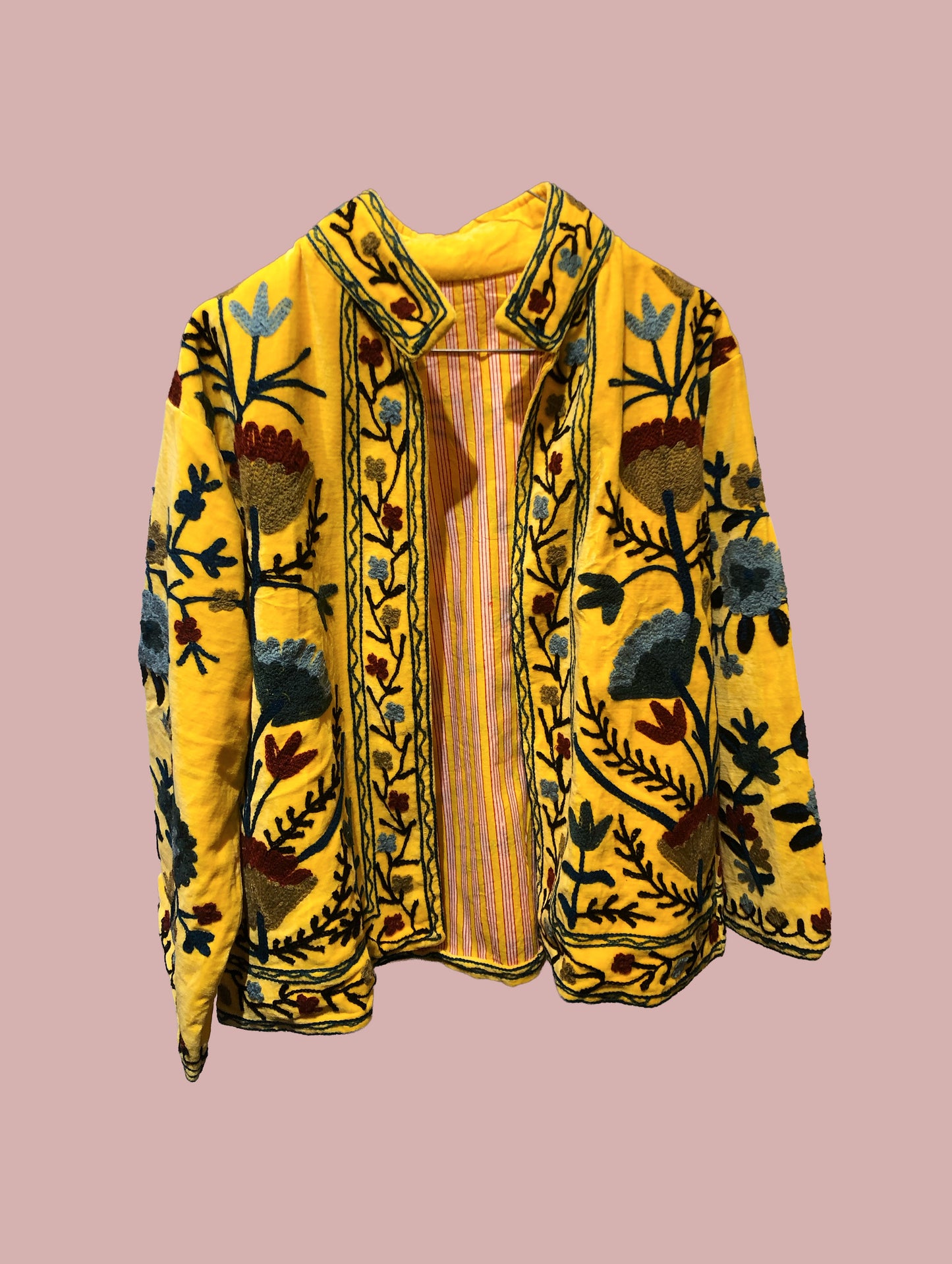 Velour jakke / Gul med mørke motiver