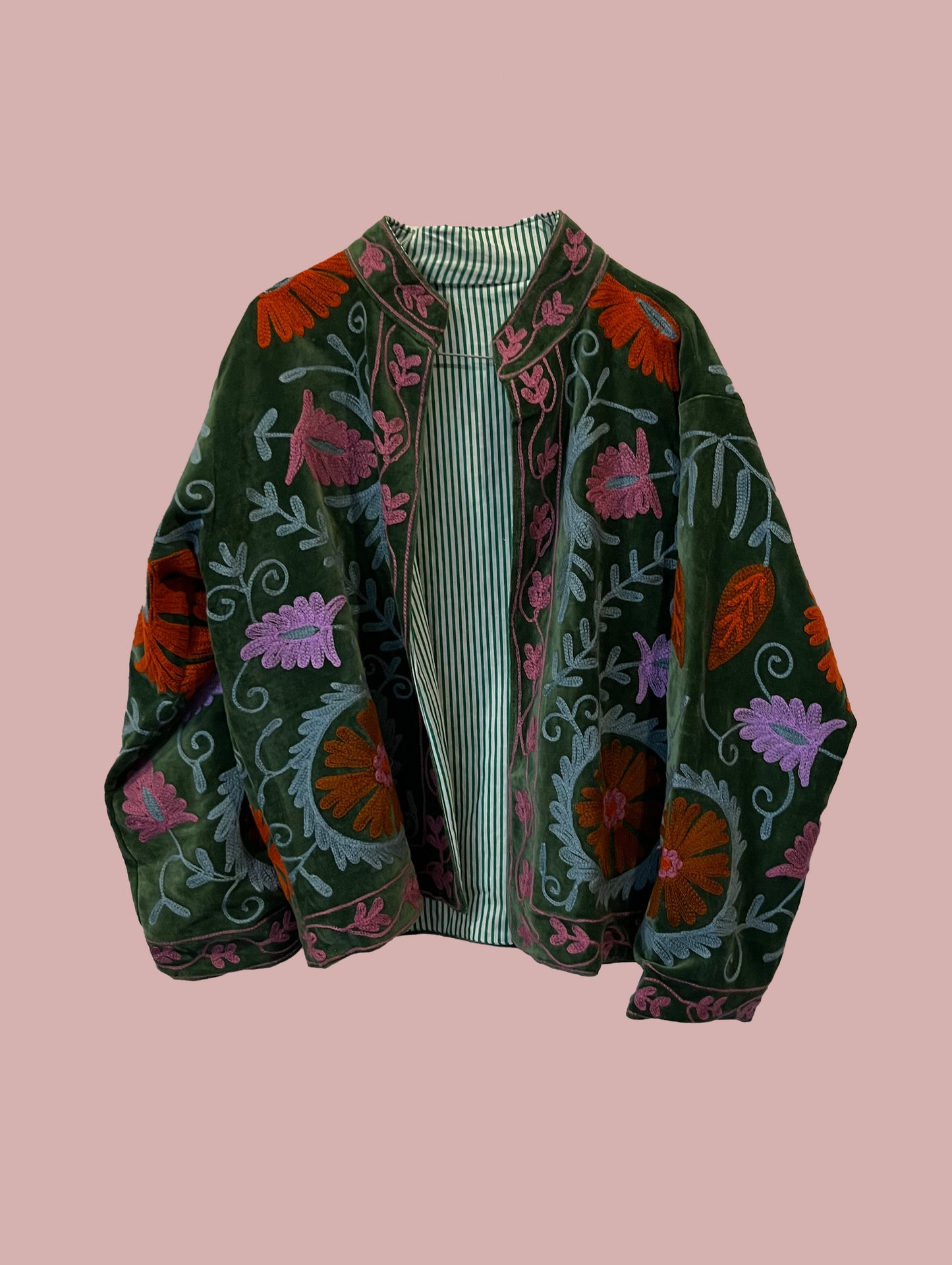 Velour jakke / Mørkegrøn med broderinger