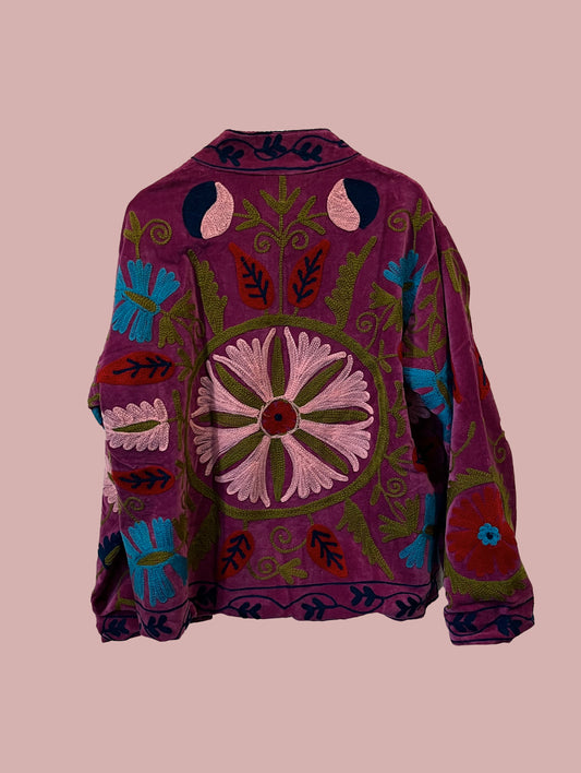 Velour jakke / Bordeaux med blå, røde og lyserøde broderinger