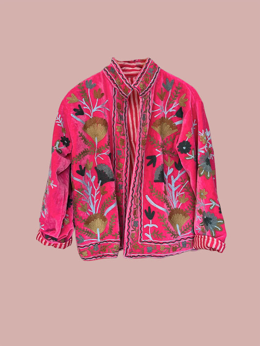 Jakke / Pink med beige, brune & mørke broderier