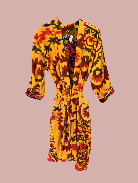 Kimono/jakke velour / Gul  & røde & sorte motiver