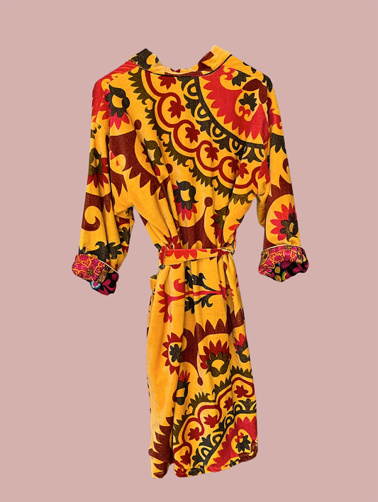Kimono/jakke velour / Gul  & røde & sorte motiver