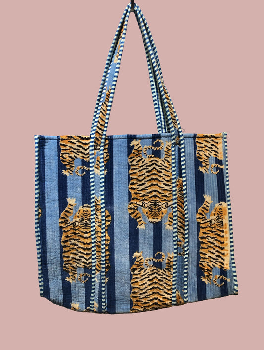 Tote bag / strandtaske, gule motiver og blå og mørkeblå sribet