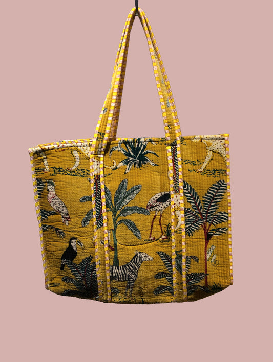 Tote bag / strandtaske, gul med grønne, hvide og sorte motiver