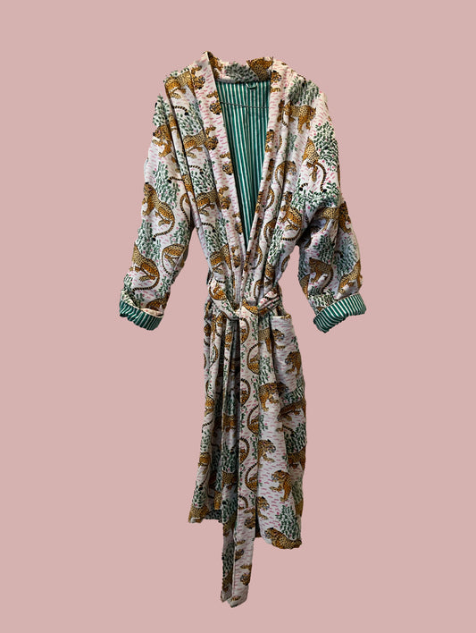 Kimono / jakke velour / Hvid - rosa med grønne og gule broderinger