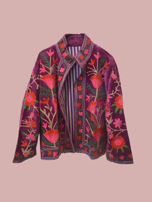 Velour jakke / bordeaux  med broderier i varme farver
