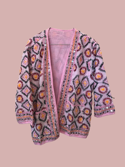 Jakke / Af Phulkari tørklæder / Pink med broderier i varme farver