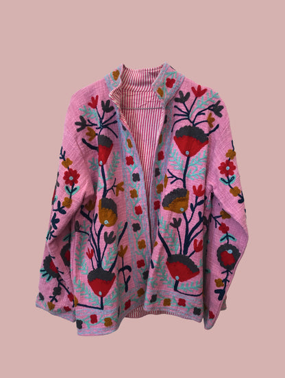 Jakke / Pink med turkis, rød og brune broderier