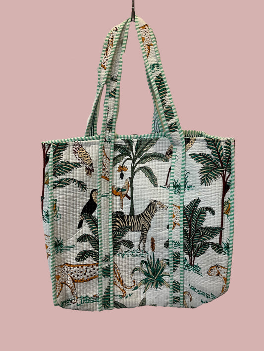 Tote bag / strandtaske, hvid og lysegrøn med print