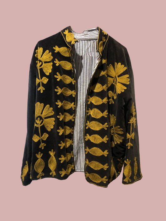 Velour jakke / sort med gule broderier