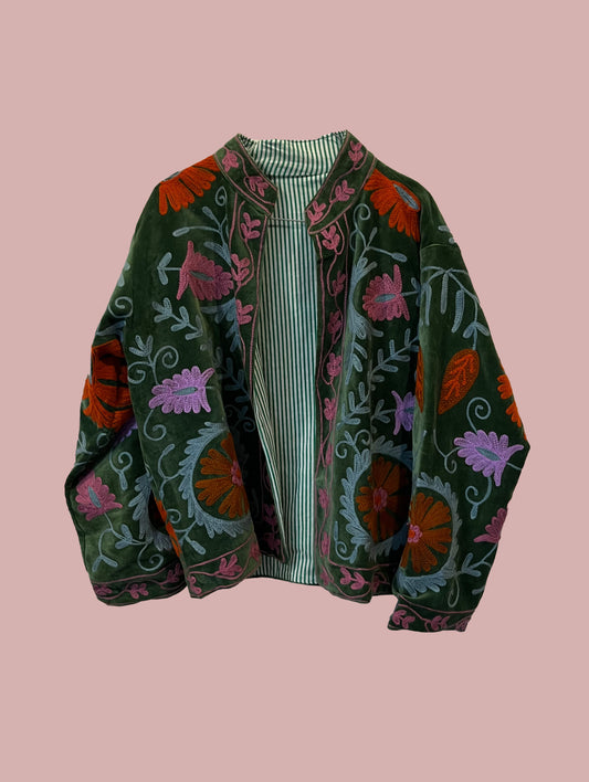 Velour jakke / Mørkegrøn med broderinger